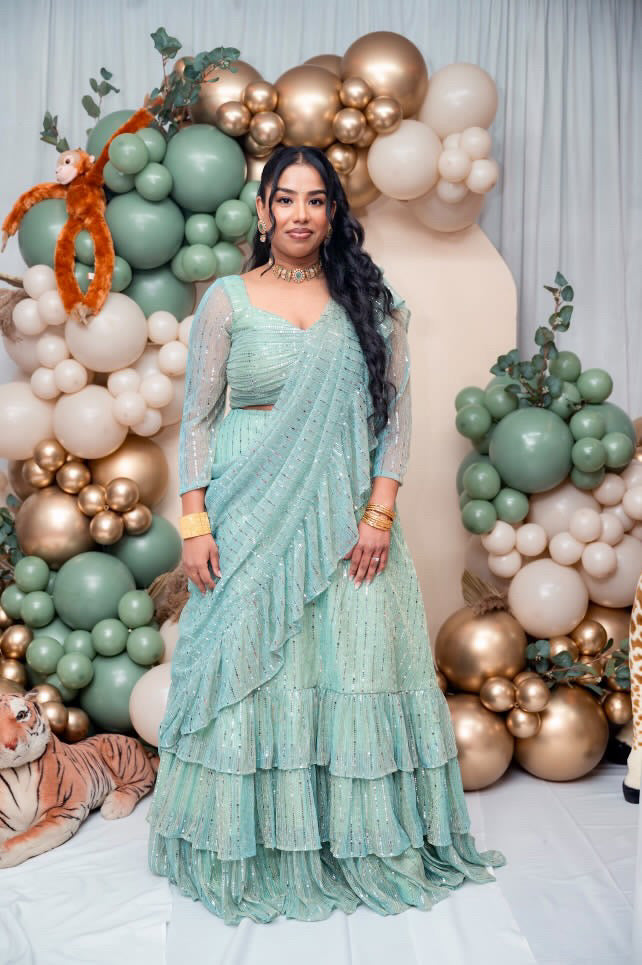 POSE QUEEN RUFFLE SAREE SILHOUETTE