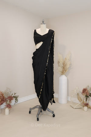 Geet from Jabwemet giving you all the black vibes in this gorgeous silky dhoti saree with croptop for after party, wedding reception or welcome dinner