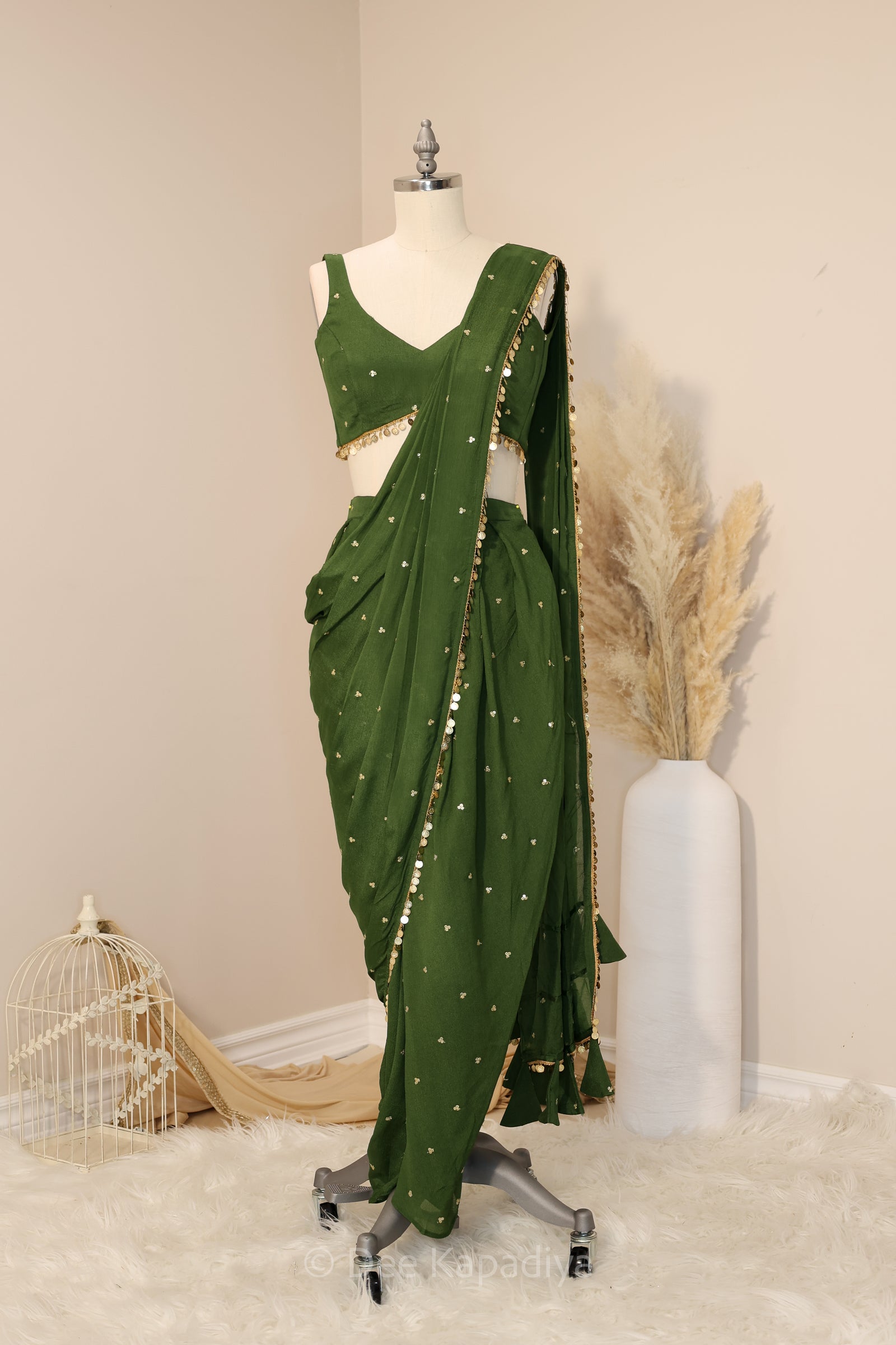 KAJOL_DHOTI_SAREE_-GREEN-FRONT
