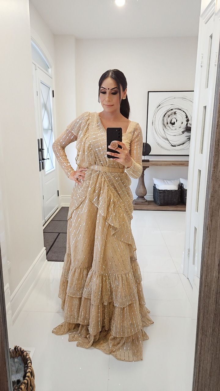 POSE QUEEN RUFFLE SAREE SILHOUETTE