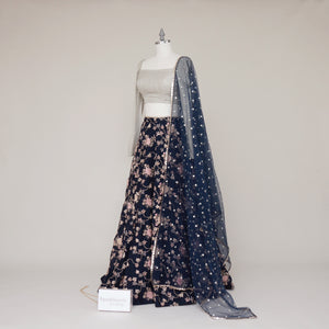 SMILE SHAWL - Dee Kapadiya